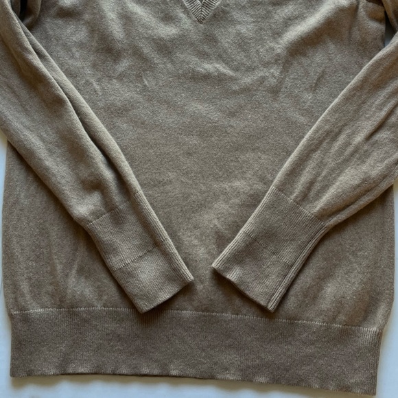 Everlane The Cashmere V-Neck in Camel Sweater M - Picture 7 of 14